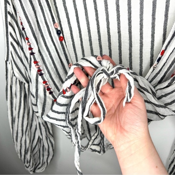 Altar’d State Cropped Stripe Wrapped Balloon Sleeve Embroidered Blouse Medium - Picture 9 of 16